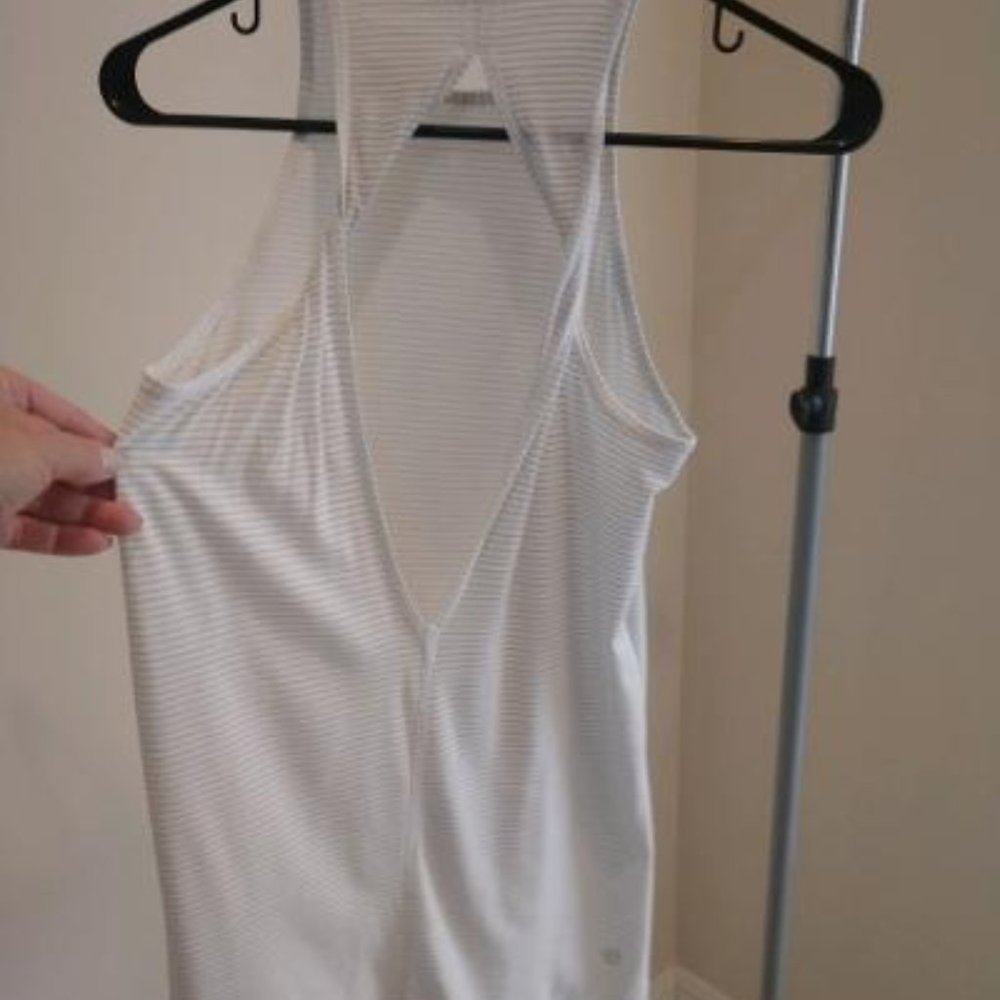 Lululemon Trapeze Tank Top - Size 4?